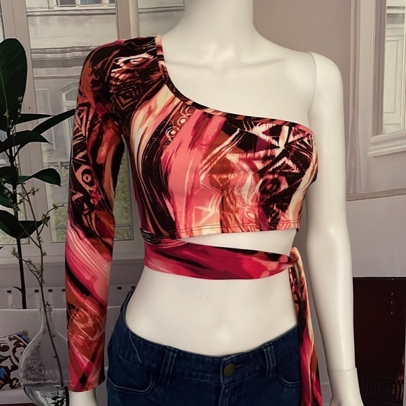 Timing One ShoulderLong Sleeved Side Tie Pink Print Crop Top. Size L. P325/A2397 - Picture 2 of 10